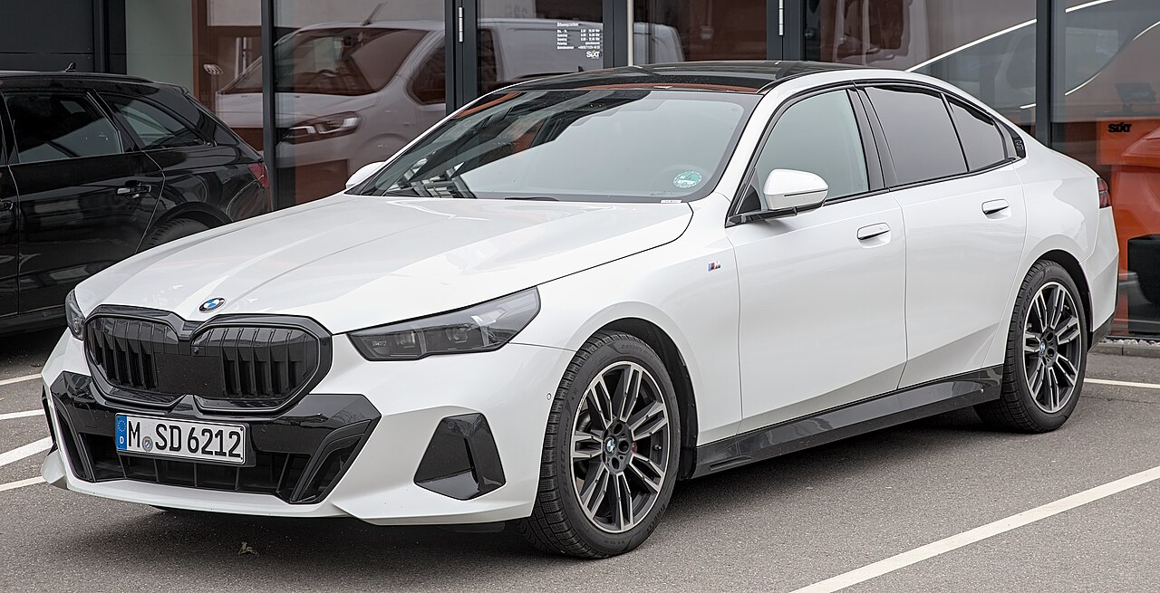 BMW 5 Series Sedan exterior design
