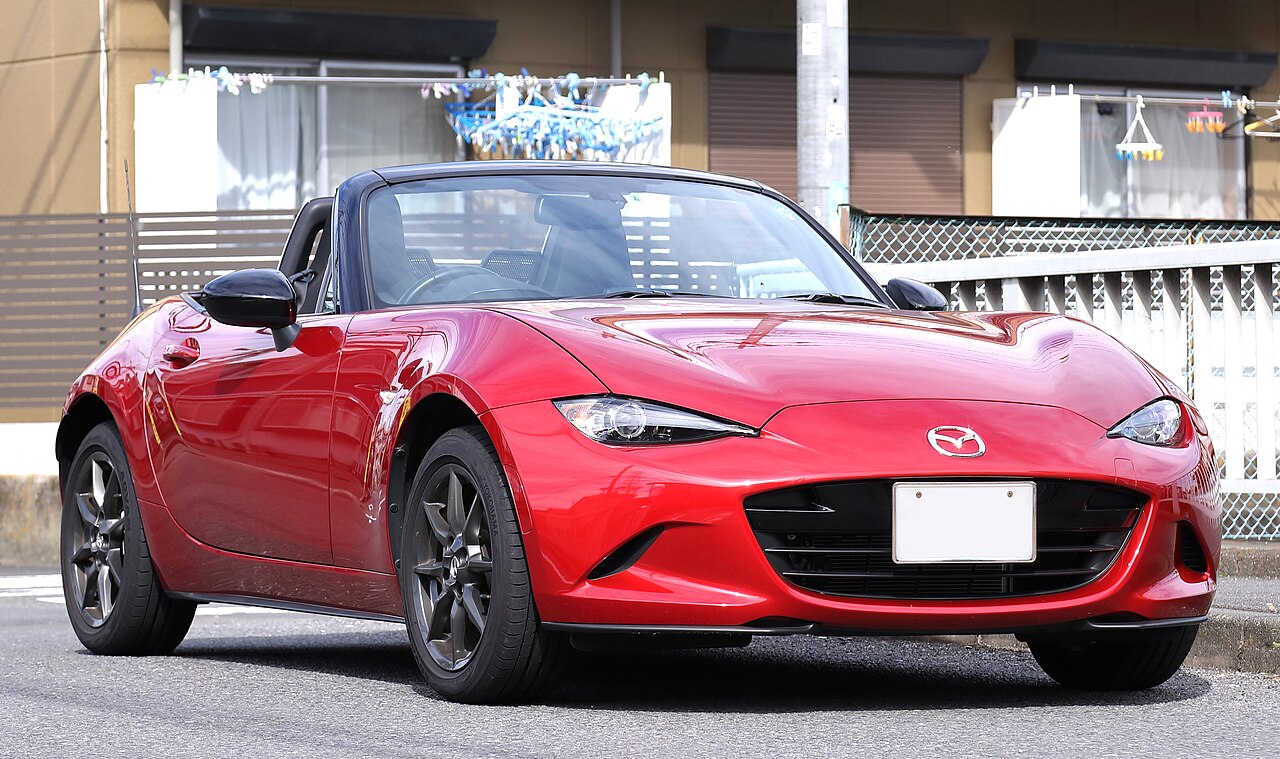 Mazda MX-5 Miata Convertible exterior design