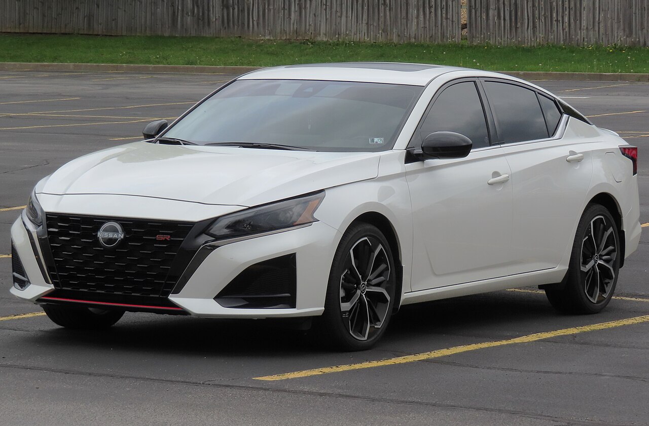 Nissan Altima Sedan exterior design