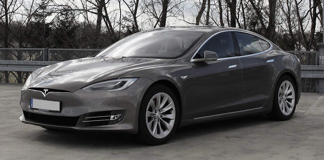 Tesla Model S Liftback exterior design